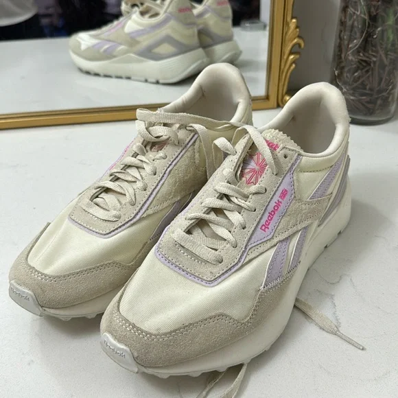 Reebok Running Shoe - Picture 1 of 7